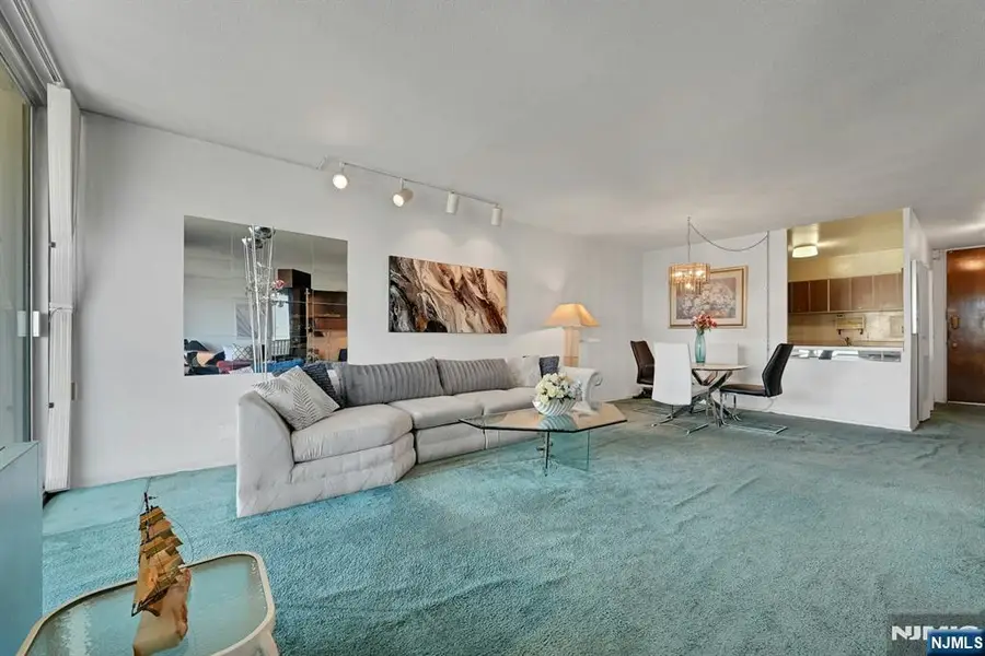 5 Horizon Road 807, Fort Lee, NJ 07024 - #3