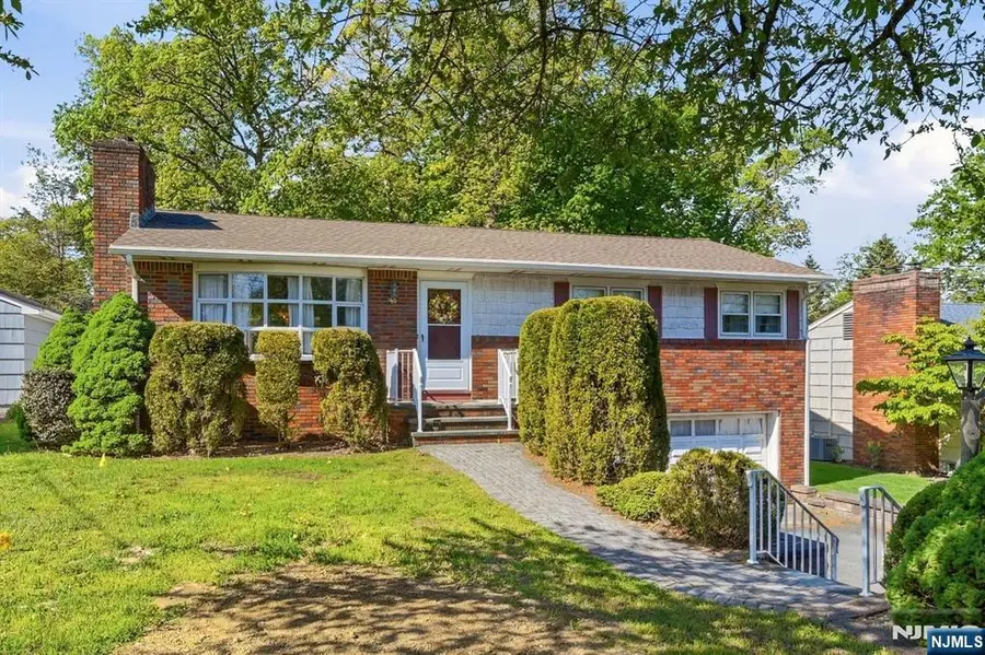 90 McNomee Street, Oakland, NJ 07436 - #2
