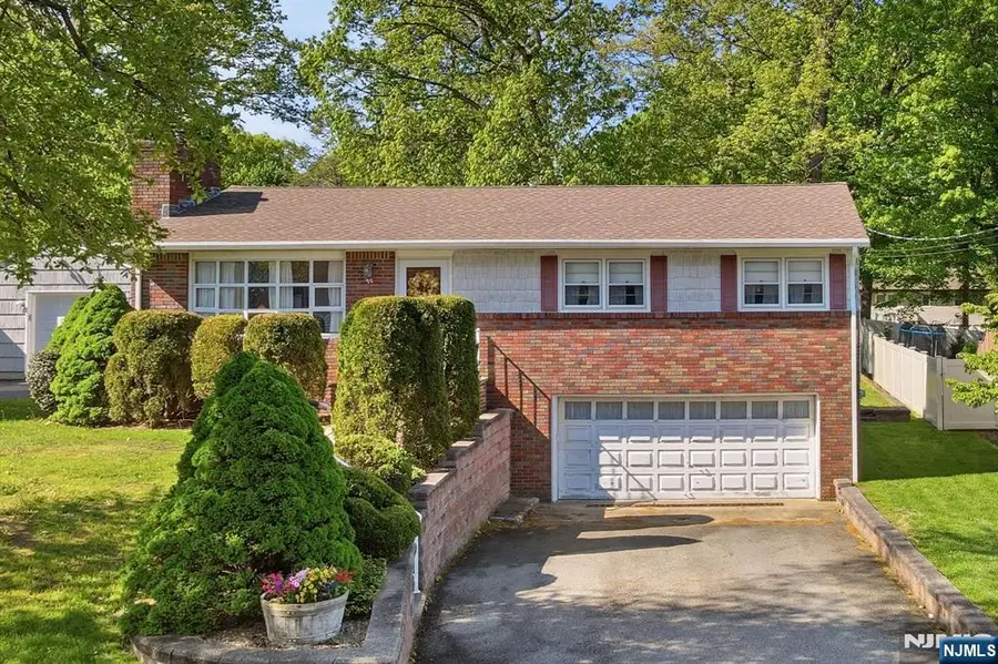90 McNomee Street, Oakland, NJ 07436 - #3