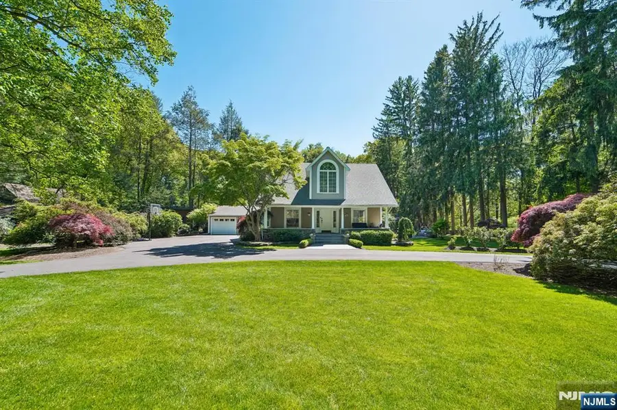 42 Hillside Avenue, Upper Saddle River, NJ 07458 - #2