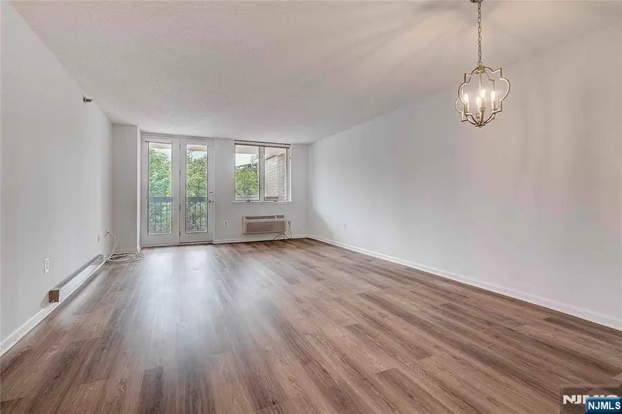 10 Smith Manor Boulevard 211, West Orange, NJ 07052 - #3