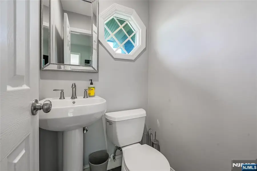 248 Wayfair Circle, Franklin Lakes, NJ 07417 - #3