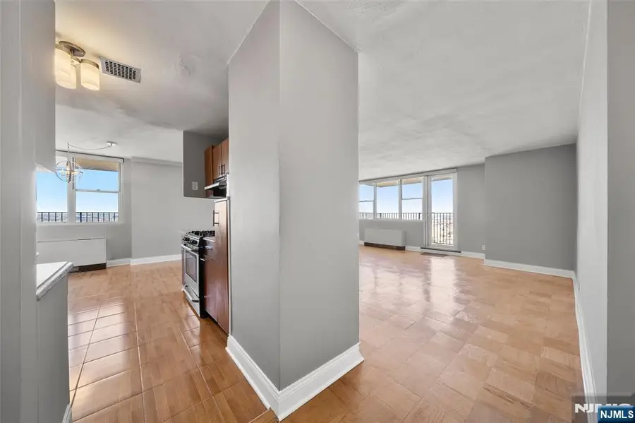 6040 Boulevard East 34J, West New York, NJ 07093 - #3