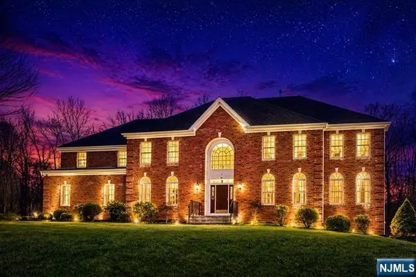 5 Sherwood Court, Morris Township, NJ 07869