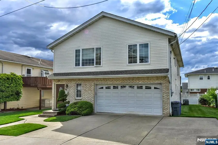 31 Leo Place, Lodi, NJ 07644 - #2