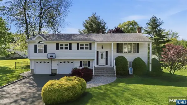 31 Fox Hill Road, Fairfield, NJ 07004