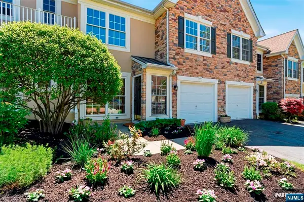 69 Magnolia Way, North Haledon, NJ 07508