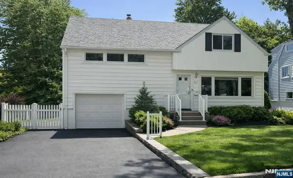 917 E Lawn Drive, Teaneck, NJ 07666