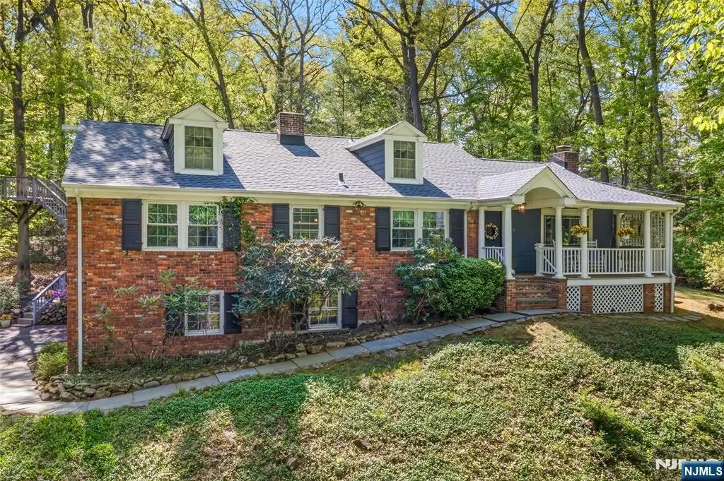 29 Upper Drive, Berkeley Heights, NJ 07901 - #1