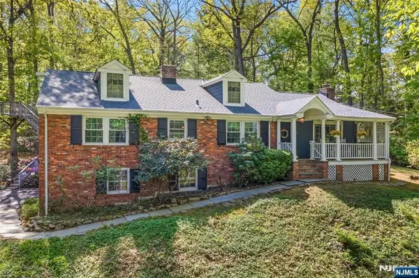 29 Upper Drive, Berkeley Heights, NJ 07901