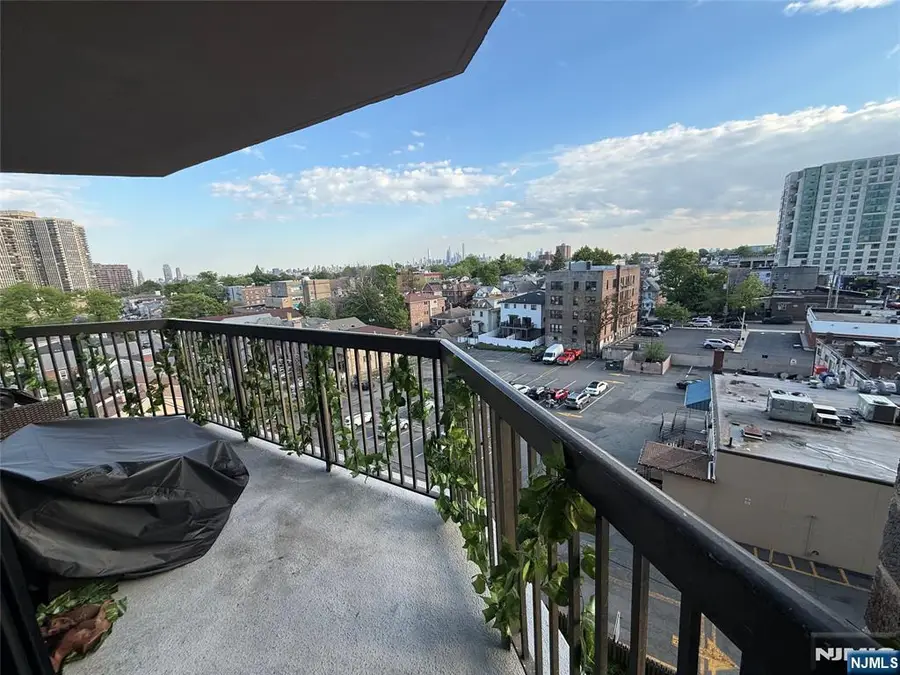 770 Anderson Avenue 6R, Cliffside Park, NJ 07010 - #3