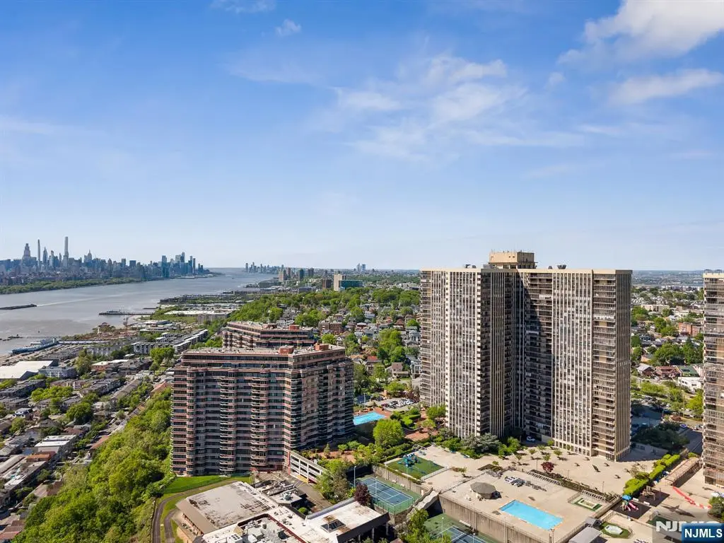 200 Winston 2811, Cliffside Park, NJ 07010 - #1
