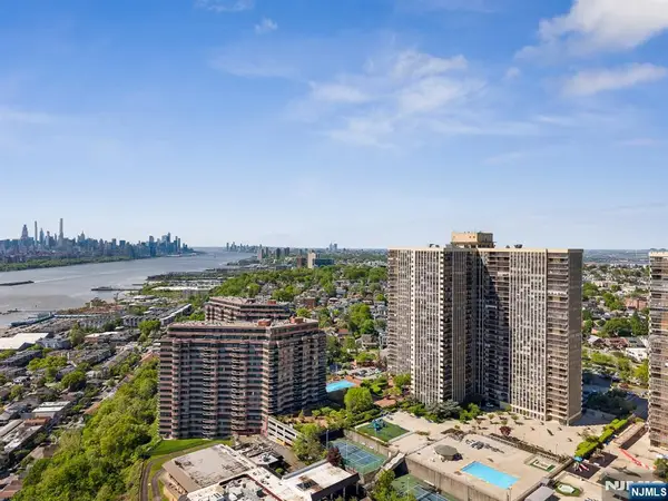 200 Winston 2811, Cliffside Park, NJ 07010