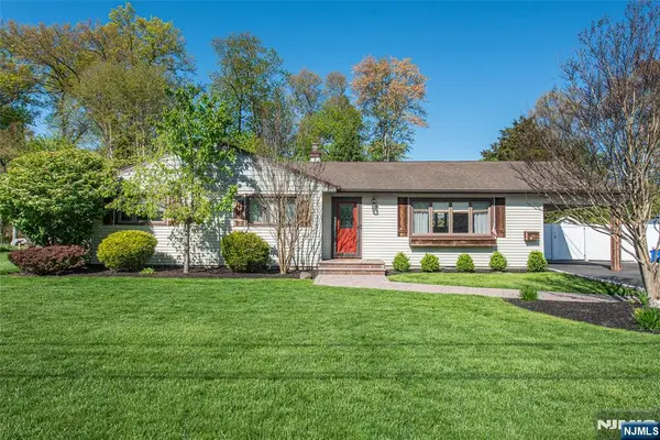 18 Evergreen Drive, Lincoln Park Borough, NJ 07035