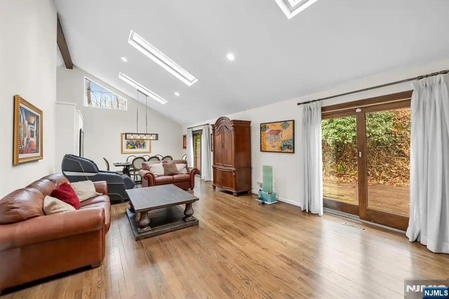 37 Berkshire Road, Woodcliff Lake, NJ 07677 - #3