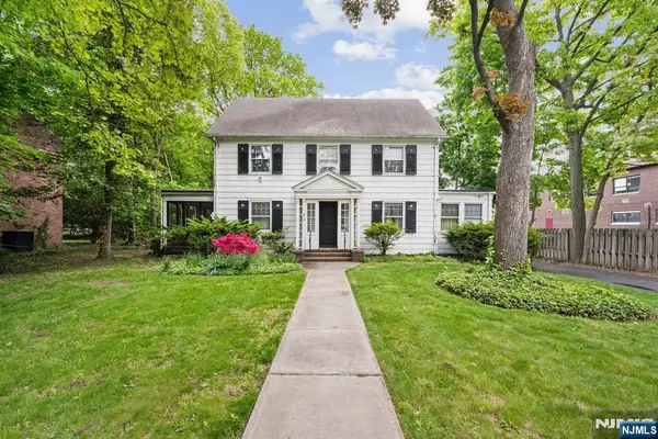 819 Roanoke Avenue, Elizabeth, NJ 07208