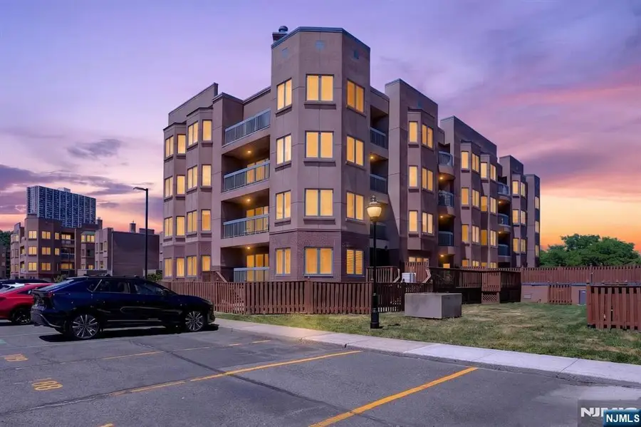 502 Livingston Court N502, Edgewater, NJ 07020 - #2