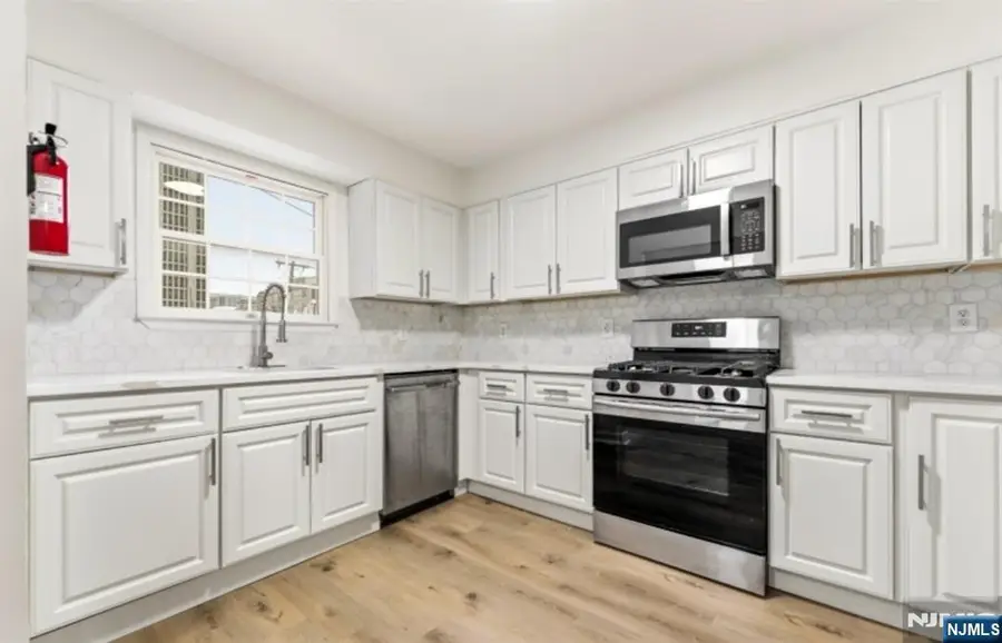 18 Kinney Street, Newark, NJ 07102 - #3