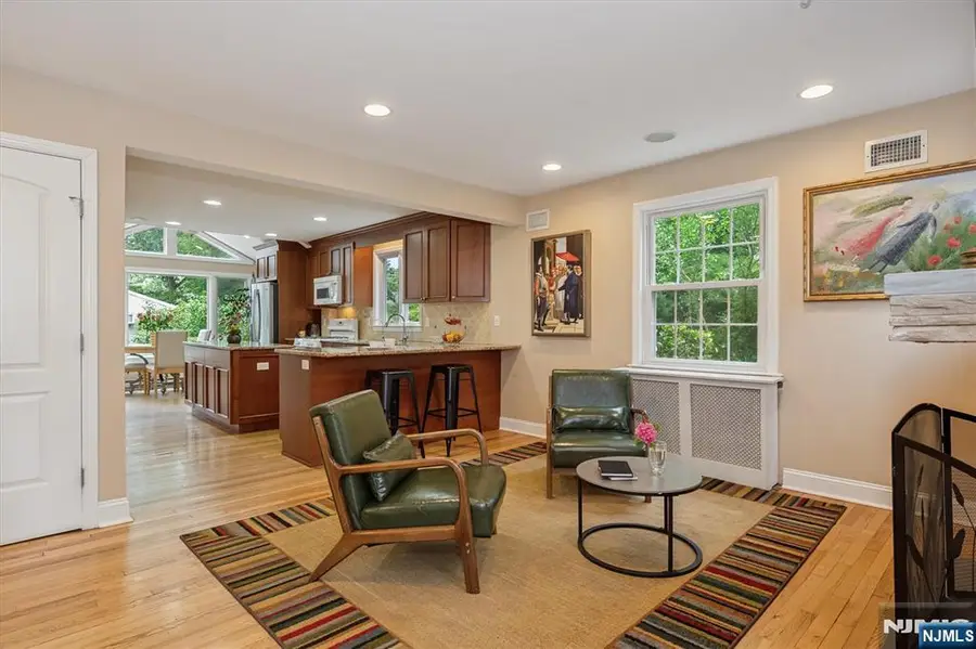 14 Bancroft Place, Fair Lawn, NJ 07410 - #3