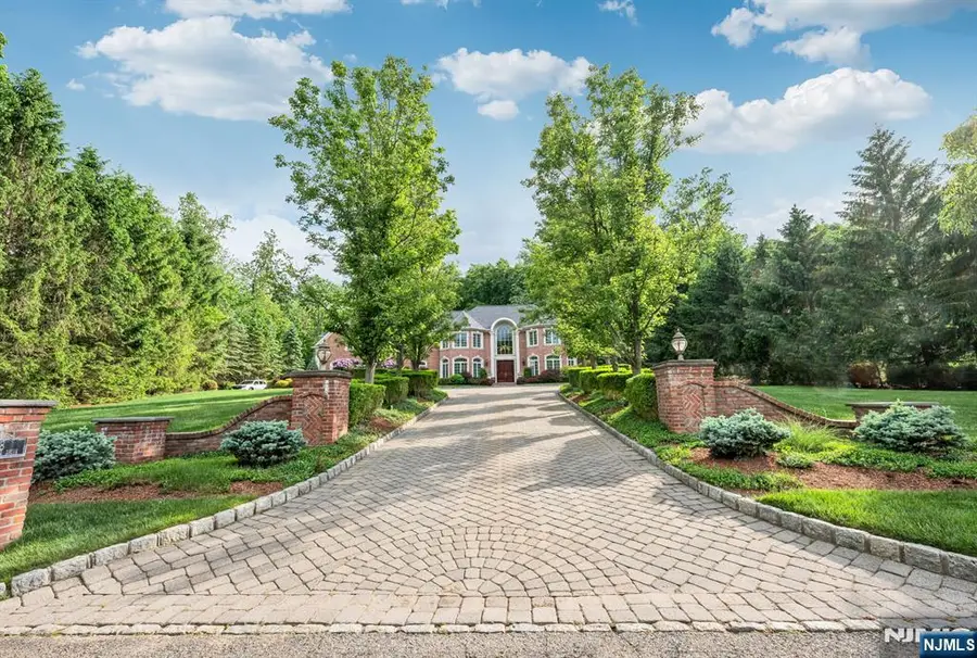 68 Brams Hill Drive, Mahwah, NJ 07430 - #2