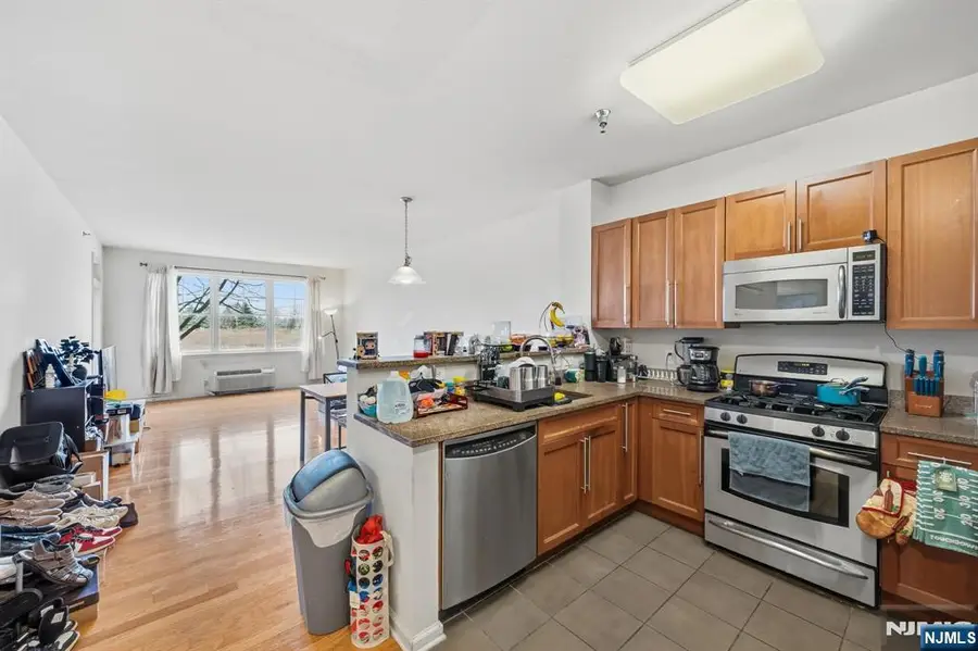 15 Enterprise Court 105, Jersey City, NJ 07305 - #3