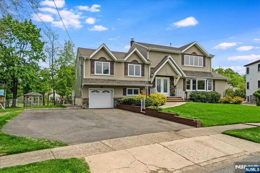 670 Swathmore Lane, Paramus, NJ 07652 - #2