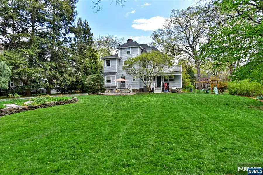 208 Lincoln Avenue, Ridgewood, NJ 07450 - #2