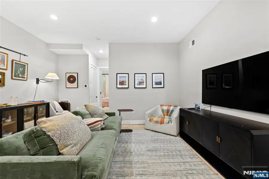 289 Webster Avenue 1a, Jersey City, NJ 07307 - #3
