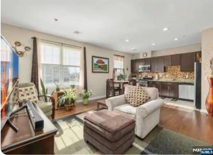 1209 Summit Avenue 402, Jersey City, NJ 07307 - #2