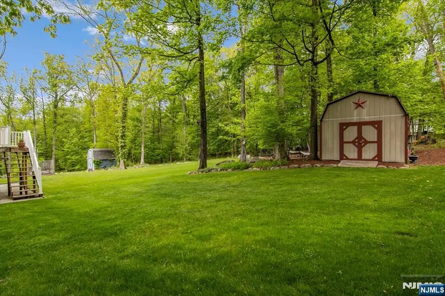 10 Hemlock Place, Ringwood, NJ 07456 - #2