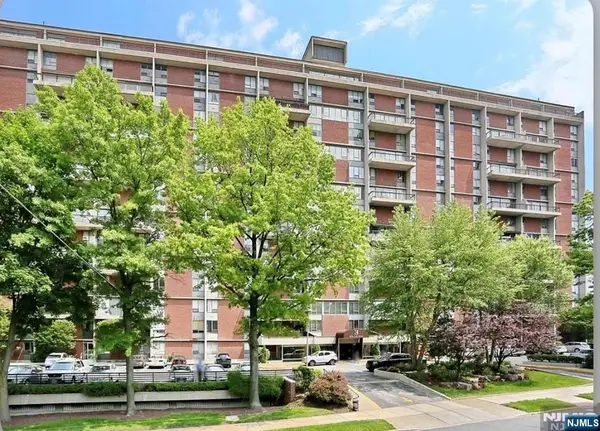 2 Horizon Road PH 2, Fort Lee, NJ 07024