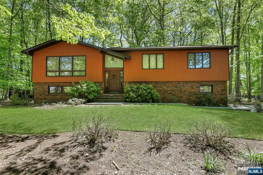 17 Wescott Street, Old Tappan, NJ 07675 - #2