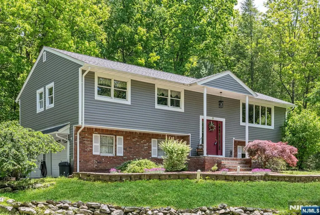 19 Rabbit Run, Newfoundland, NJ 07435 - #1