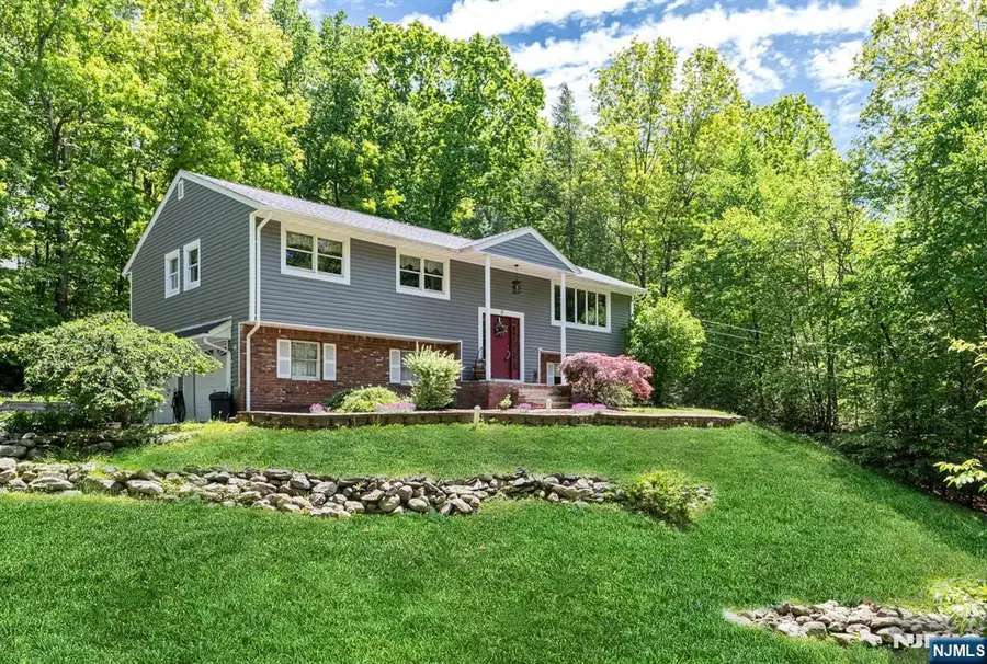 19 Rabbit Run, Newfoundland, NJ 07435 - #2