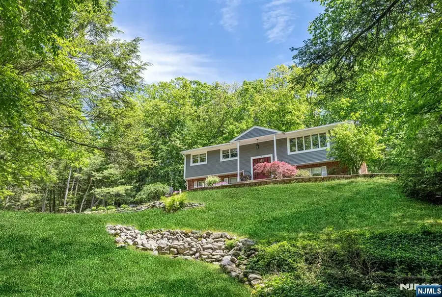 19 Rabbit Run, Newfoundland, NJ 07435 - #3