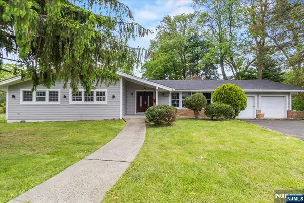 496 Seven Oaks Court, Orange, NJ 07050