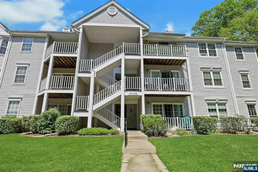 601 Lilac Lane, Mahwah, NJ 07430 - #2