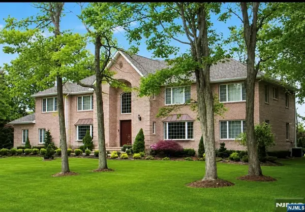 604 Grandview Terrace, Franklin Lakes, NJ 07417