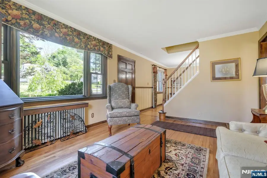 28 Wanamaker Avenue, Mahwah, NJ 07430 - #3