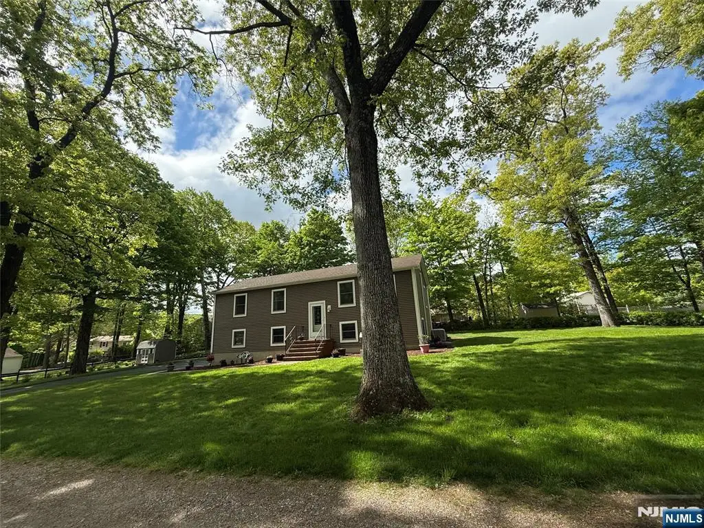 10 Monique Lane, West Milford, NJ 07480 - #1