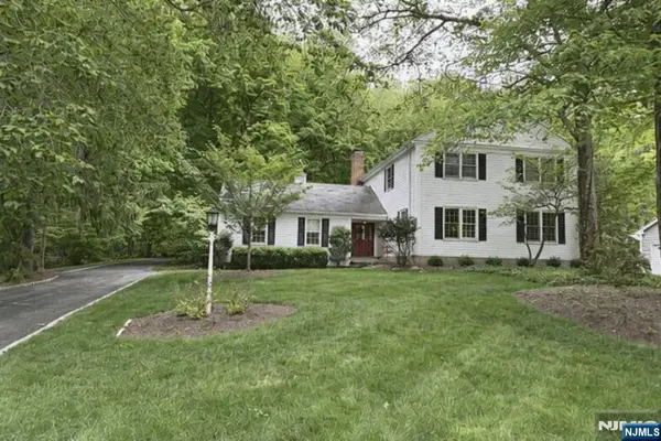 7 Pontiac Drive, Wayne, NJ 07470