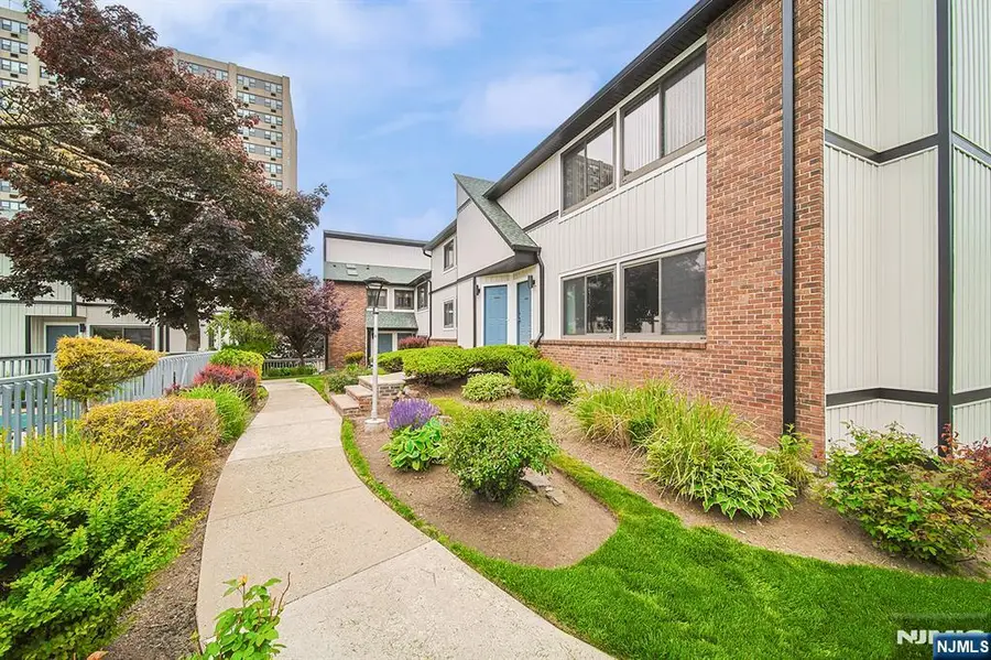 1437 John Street, Fort Lee, NJ 07024 - #3