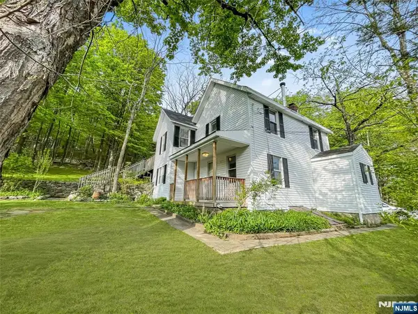 270 Macopin Road, Bloomingdale, NJ 07403