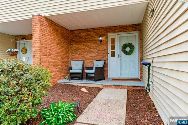 113 Saratoga Square, Wayne, NJ 07470