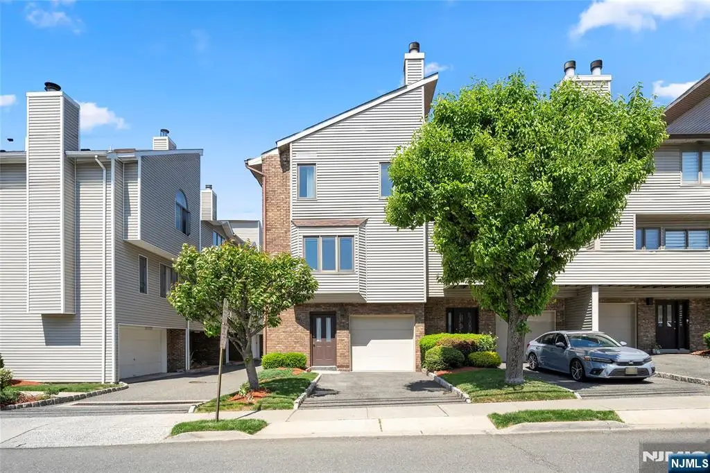 161 Roosevelt Place, Palisades Park, NJ 07650 - #1
