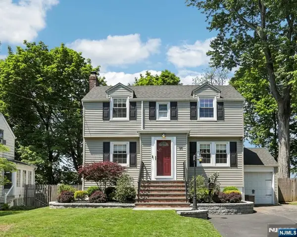 30 Sherbrooke Parkway, Livingston, NJ 07039