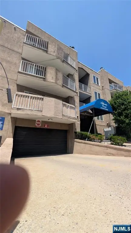 105 State 3 E, Hackensack, NJ 07601
