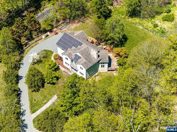 12 Upper Creek Road, Stockton, NJ 08559