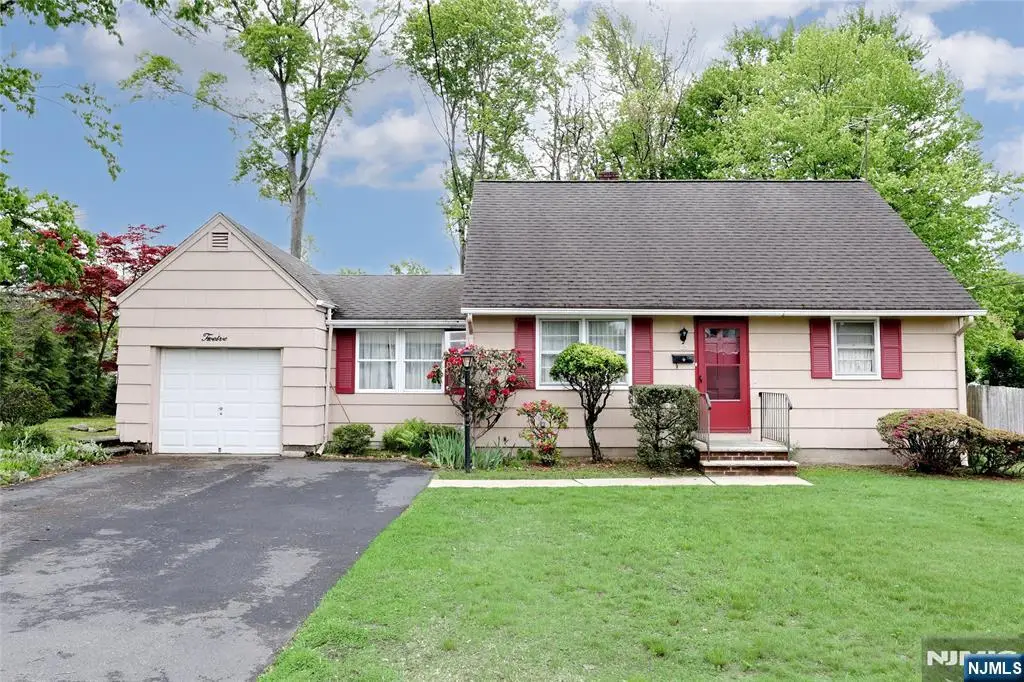 12 Beverly Lane, Waldwick, NJ 07463 - #1
