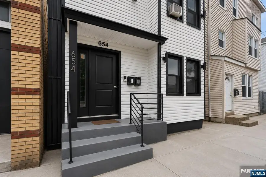 654 12th Street, Newark, NJ 07103 - #3